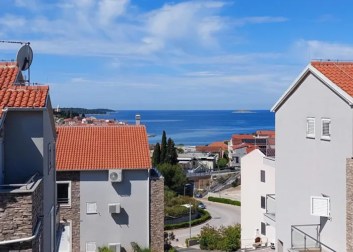 Apartment House Helena Primosten