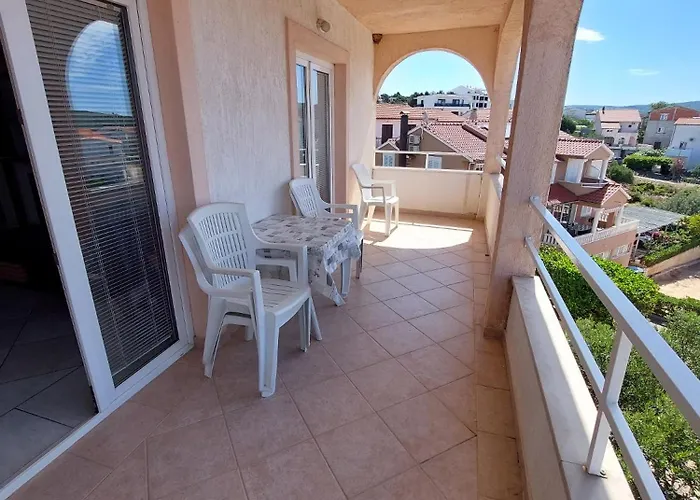 House Helena Lägenhet